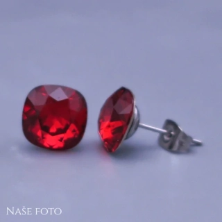 Swarovski náušnice tmavě červené 10 mm
